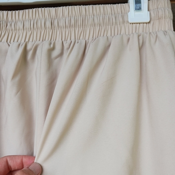 Kisnet Beige Elastic Waist Cargo Wide Leg Lightweight Pants Womens Size M - Picture 4 of 6